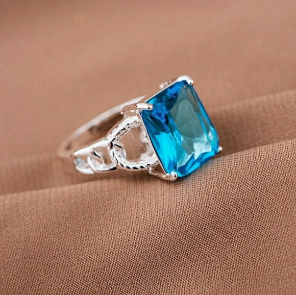 Jewelry - Ring style square
